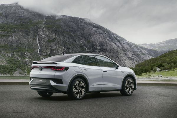 Le SUV coupé électrique Volkswagen ID.5 affiche un design expressif