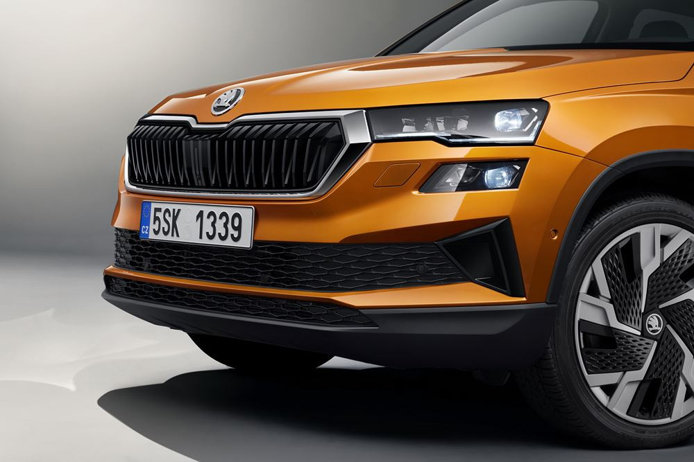 Le SUV compact Skoda Karoq adopte un langage stylistique plus raffiné