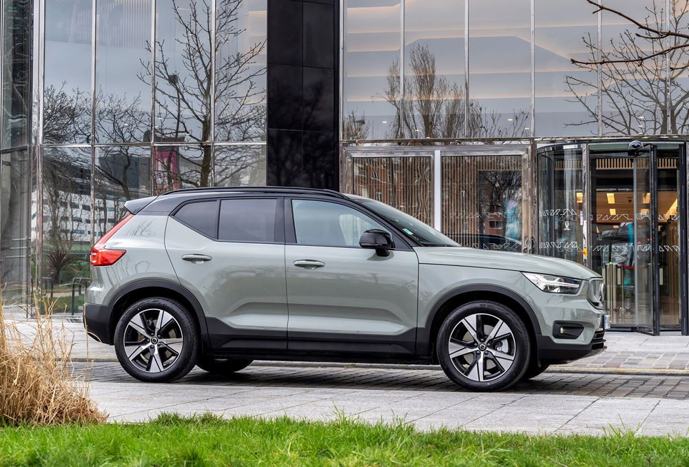 Le SUV compact électrique Volvo XC40 Recharge s’offre quelques retouches de style