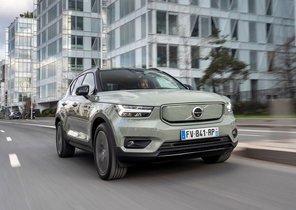 Le SUV compact électrique Volvo XC40 Recharge s’offre quelques retouches de style