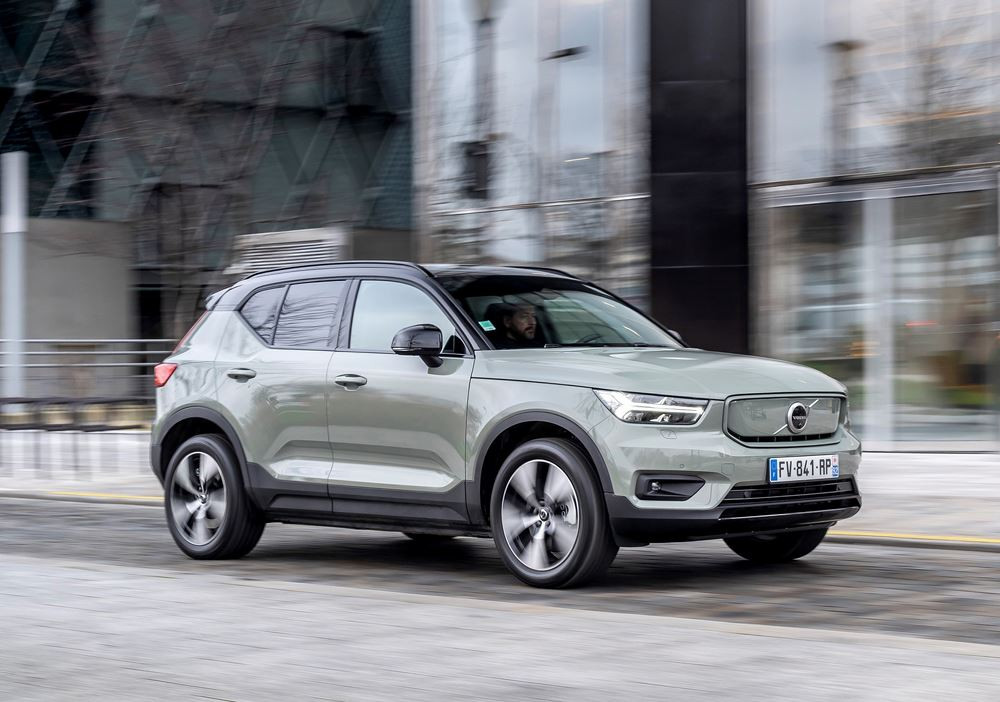 Le SUV compact électrique Volvo XC40 Recharge s’offre quelques retouches de style