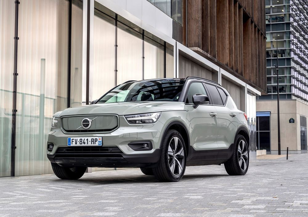 Le SUV compact électrique Volvo XC40 Recharge s’offre quelques retouches de style