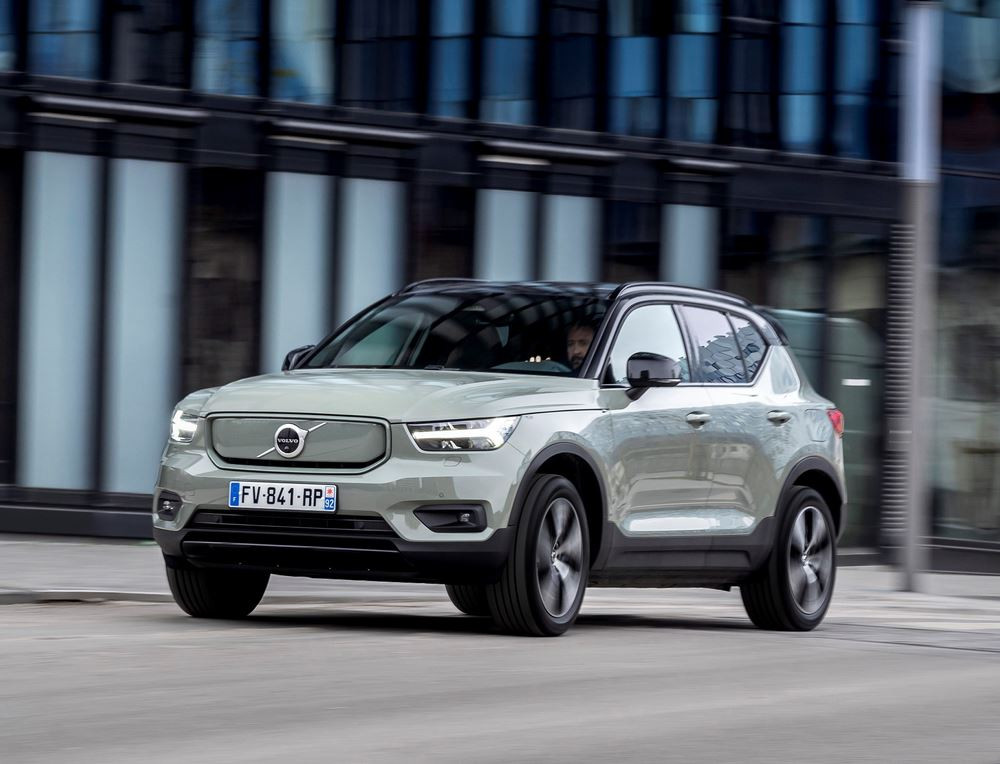 Le SUV compact électrique Volvo XC40 Recharge s’offre quelques retouches de style