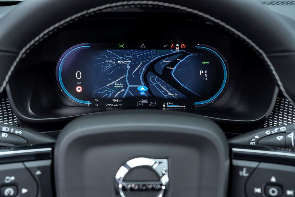 Le SUV compact électrique Volvo XC40 Recharge s’offre quelques retouches de style