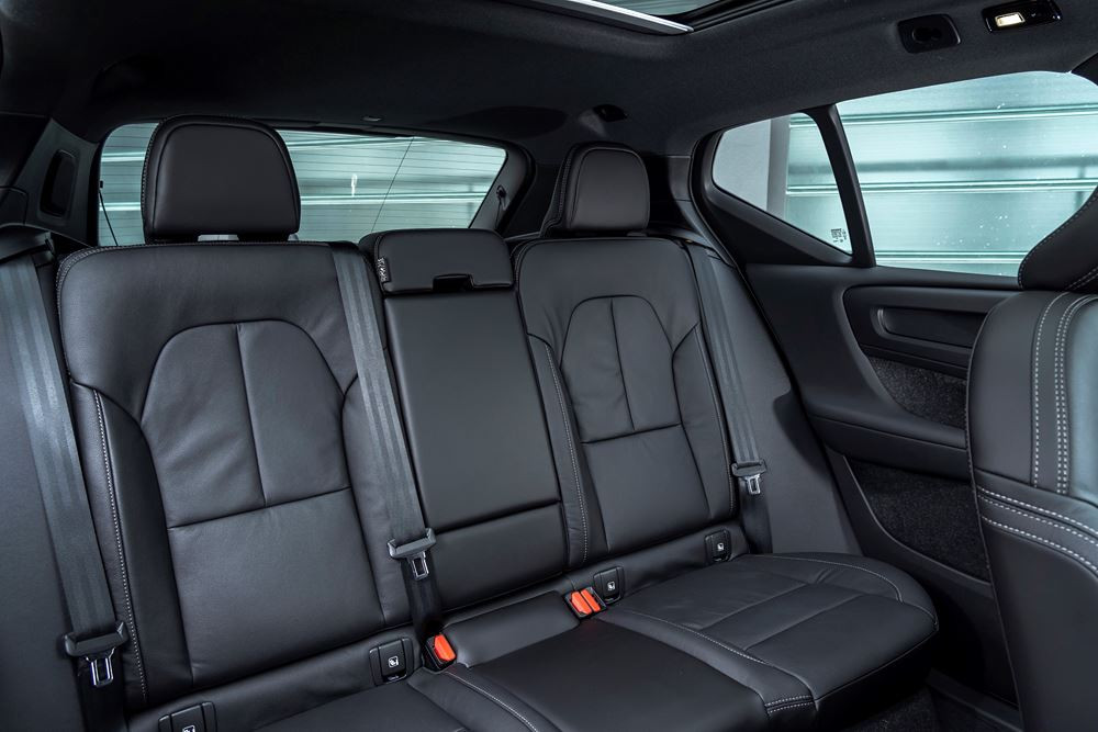 Le SUV compact électrique Volvo XC40 Recharge s’offre quelques retouches de style