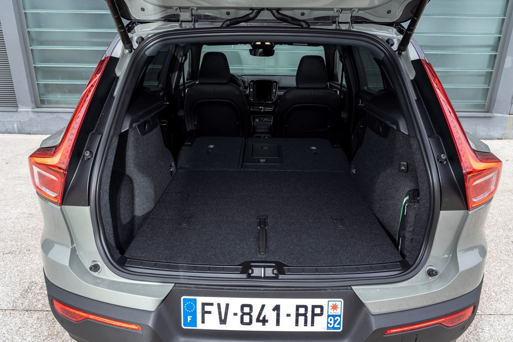 Le SUV compact électrique Volvo XC40 Recharge s’offre quelques retouches de style