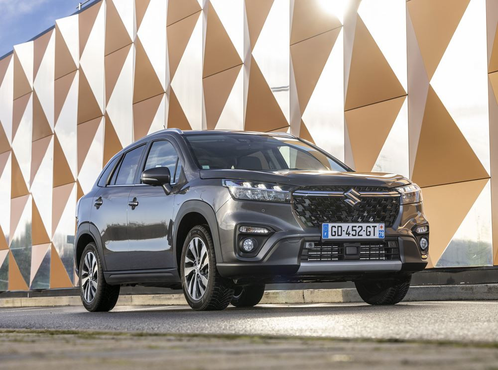 Le SUV compact Suzuki S Cross affiche une allure robuste