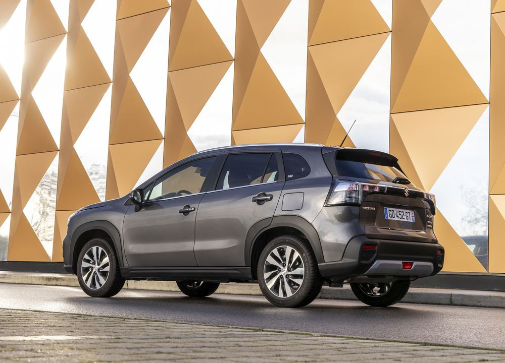Le SUV compact Suzuki S Cross affiche une allure robuste