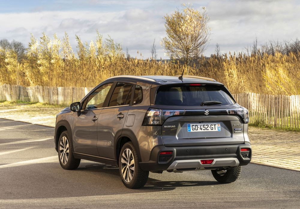 Le SUV compact Suzuki S Cross affiche une allure robuste
