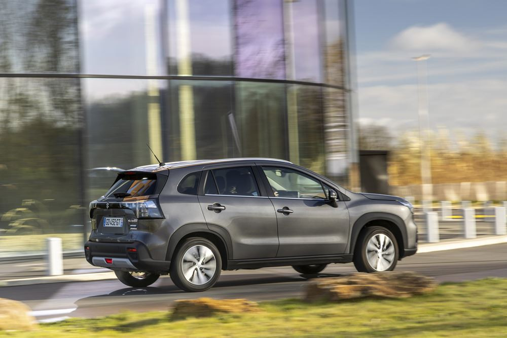 Le SUV compact Suzuki S Cross affiche une allure robuste
