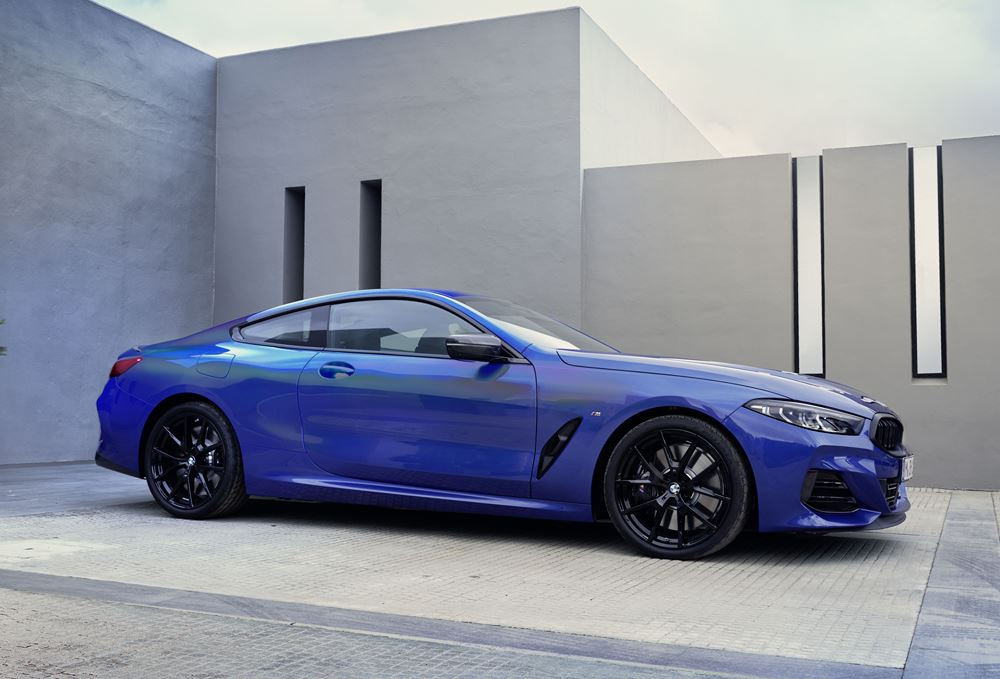 La BMW Série 8 Coupé arbore un design résolument sportif