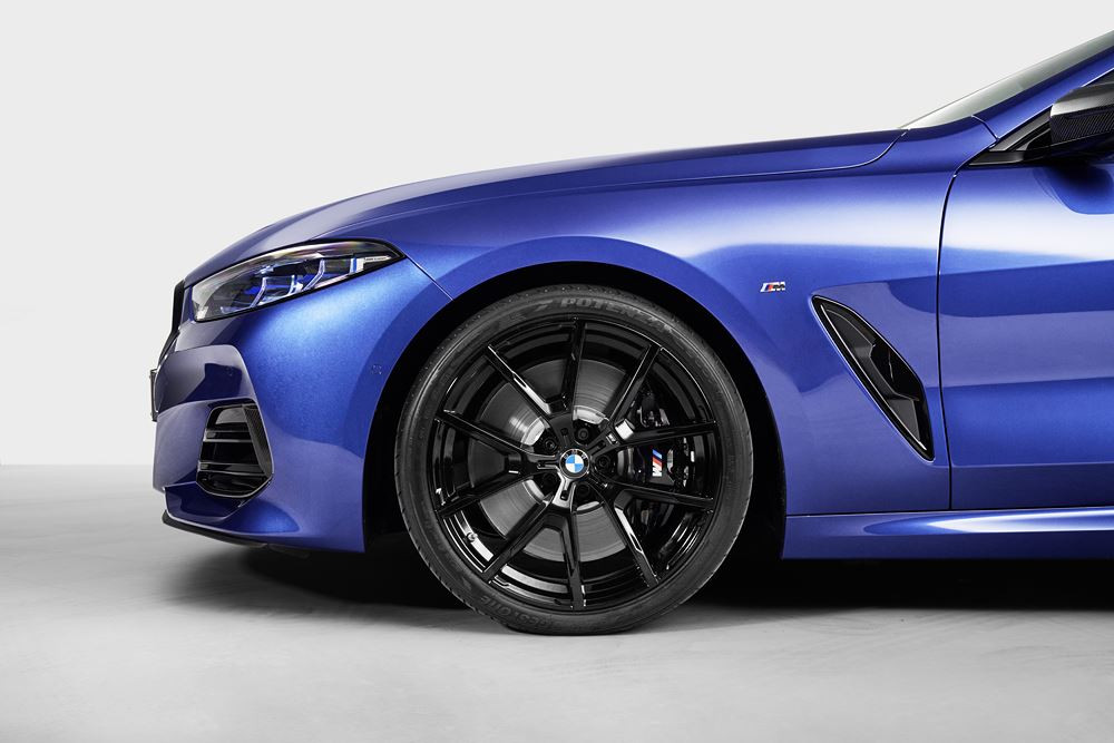 La BMW Série 8 Coupé arbore un design résolument sportif