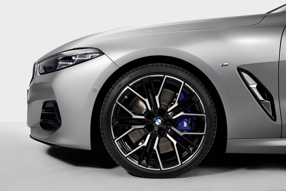 La BMW Série 8 Cabriolet s’offre des modifications de design à l'extérieur