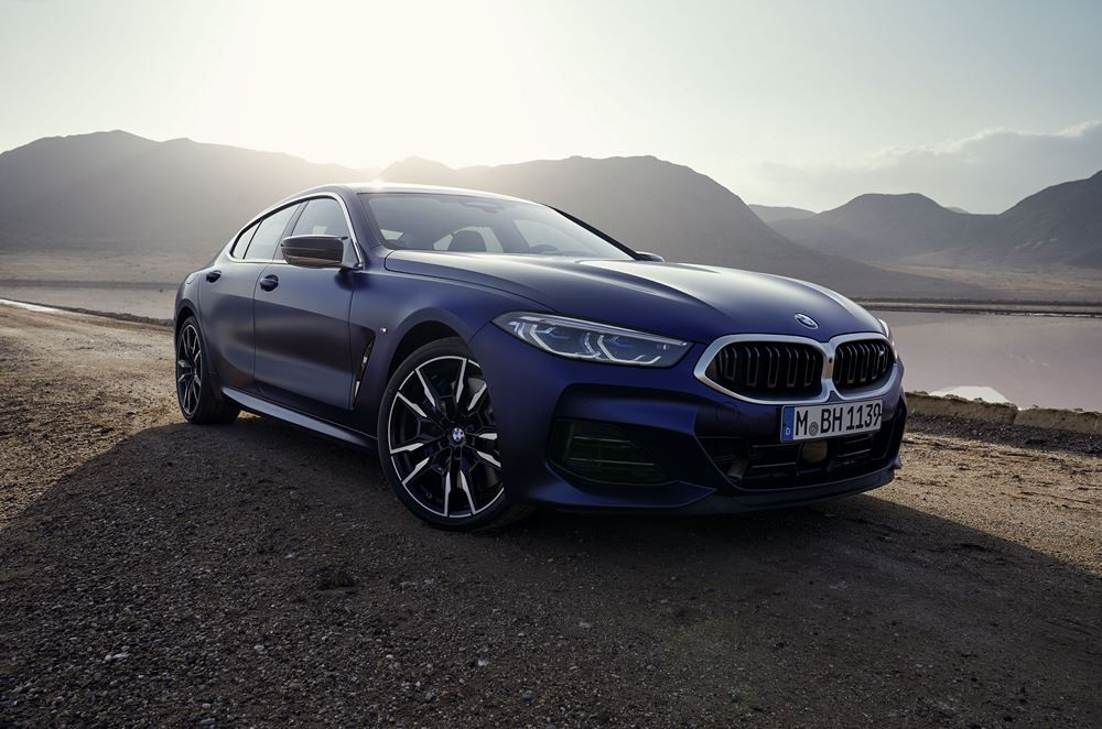 La BMW Série 8 Gran Coupé arbore une calandre « Iconic Glow » éclairée