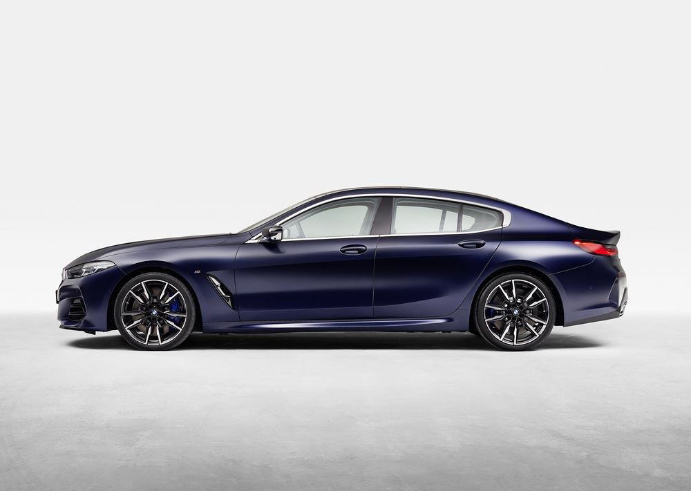 La BMW Série 8 Gran Coupé arbore une calandre « Iconic Glow » éclairée