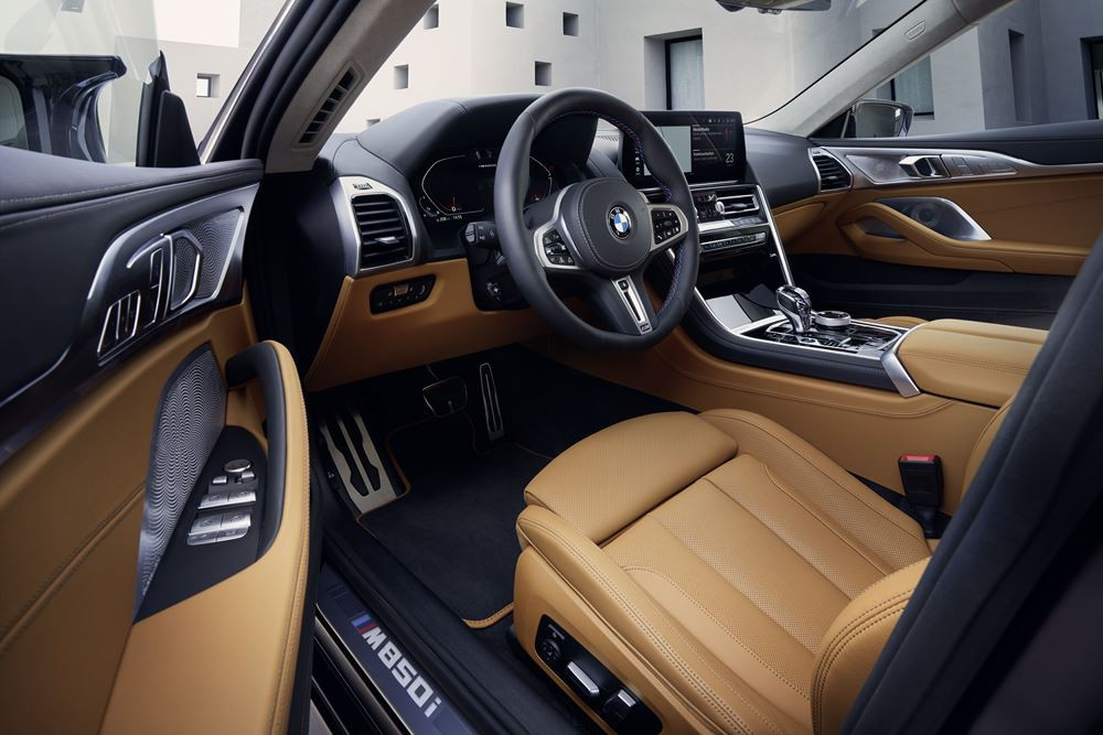 La BMW Série 8 Gran Coupé arbore une calandre « Iconic Glow » éclairée