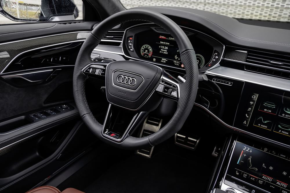 La grande berline de luxe Audi A8 embarque des technologies de pointe