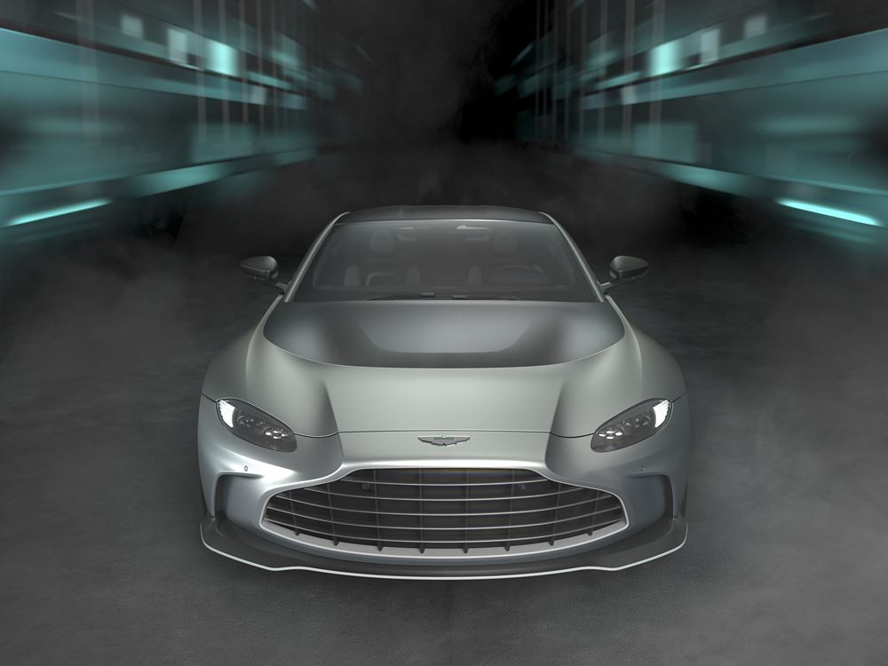 L'Aston Martin V12 Vantage débite une puissance de 700 ch et 753 Nm de couple