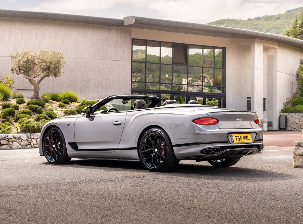 La Bentley Continental GT Convertible S est axée sur les performances de conduite