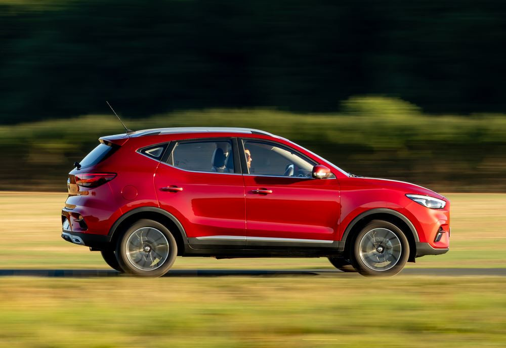 Le SUV urbain MG ZS à moteur thermique arrive dans une version accessible