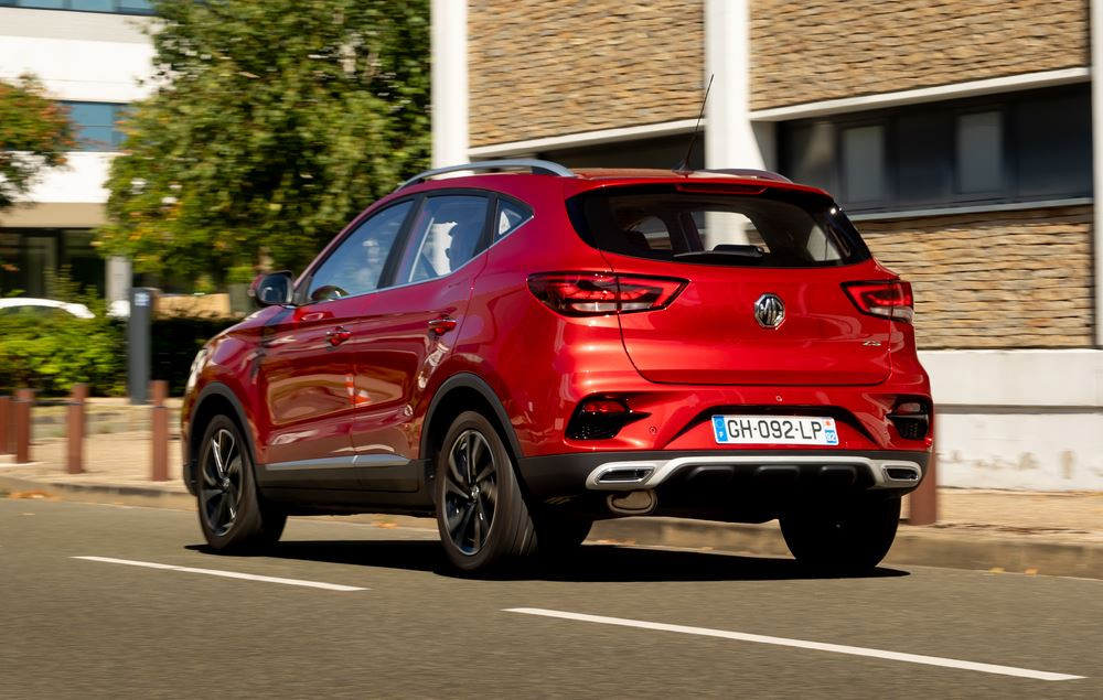 Le SUV urbain MG ZS à moteur thermique arrive dans une version accessible