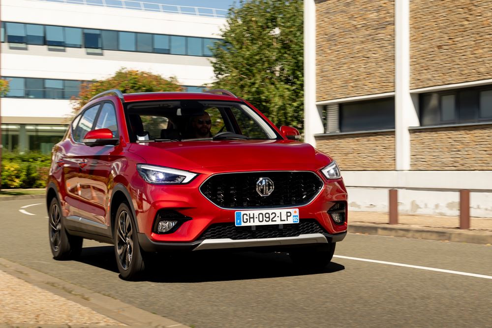 Le SUV urbain MG ZS à moteur thermique arrive dans une version accessible