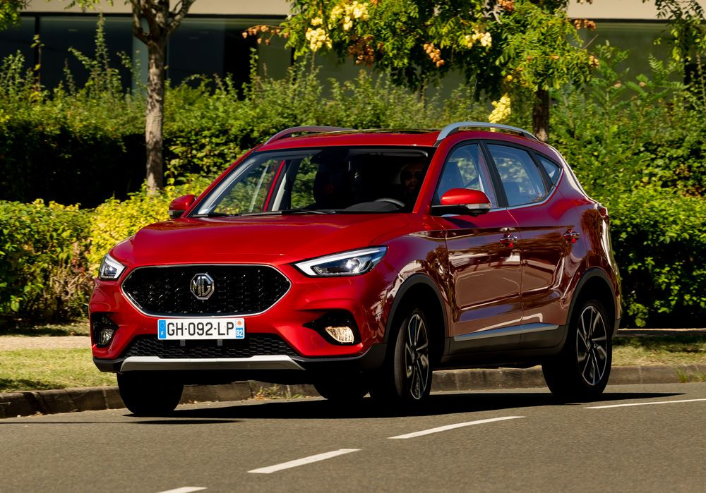 Le SUV urbain MG ZS à moteur thermique arrive dans une version accessible