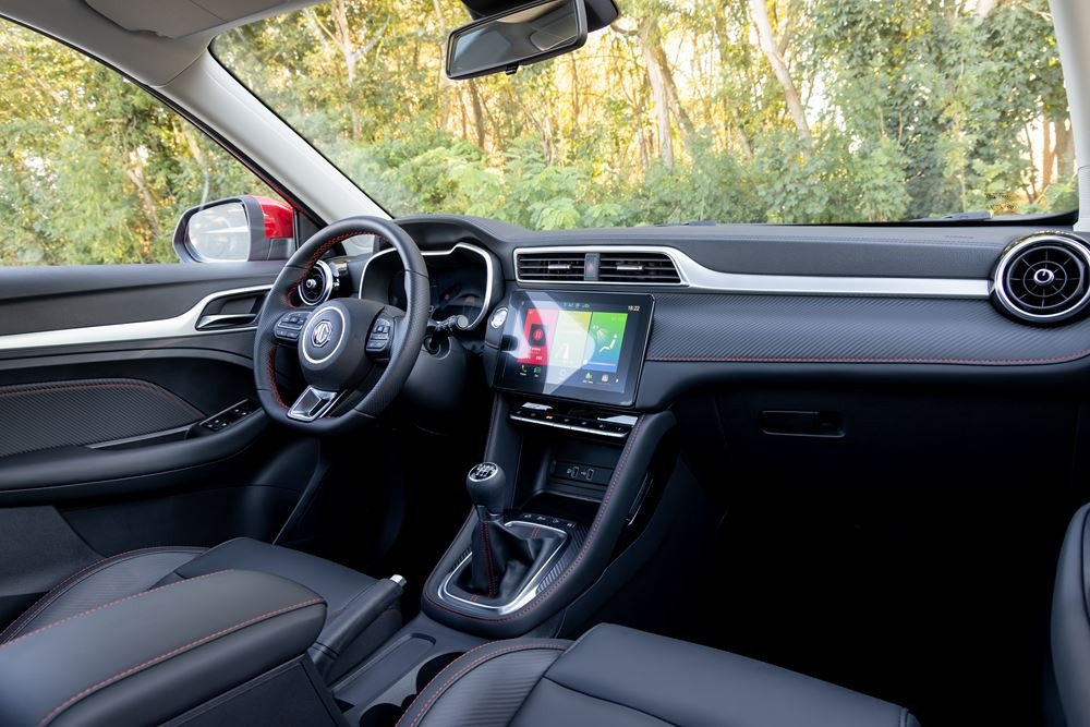 Le SUV urbain MG ZS à moteur thermique arrive dans une version accessible