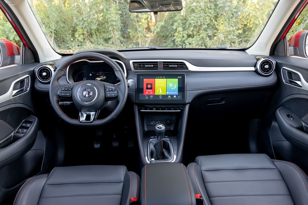 Le SUV urbain MG ZS à moteur thermique arrive dans une version accessible