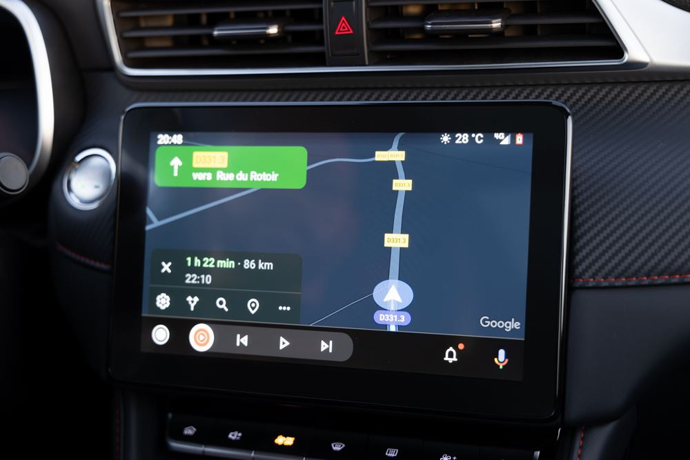 Le SUV urbain MG ZS à moteur thermique arrive dans une version accessible