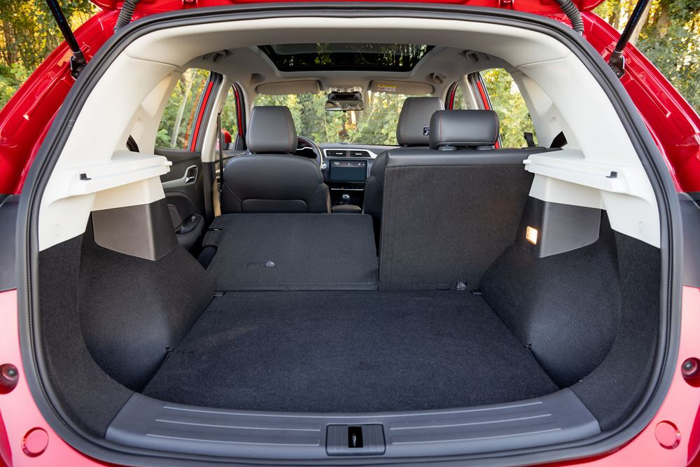 Le SUV urbain MG ZS à moteur thermique arrive dans une version accessible