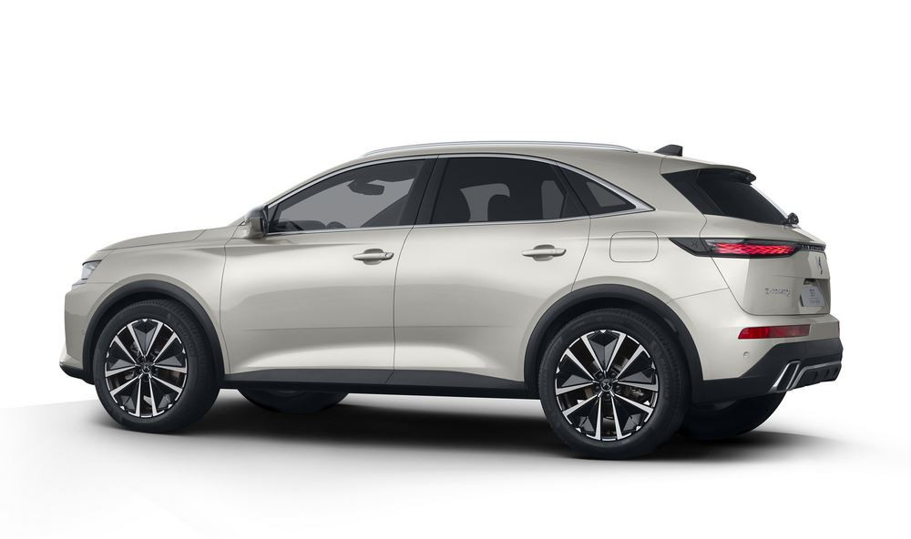 La DS 7 affiche un traité de carrosserie plus acéré et plus structuré