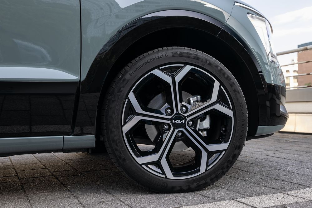 Le Kia Niro Hybride adopte un large montant arrière