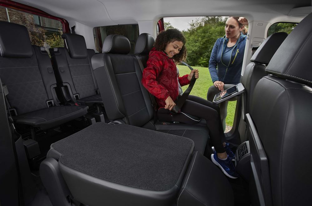 Le véhicule polyvalent Ford Tourneo Connect en approche