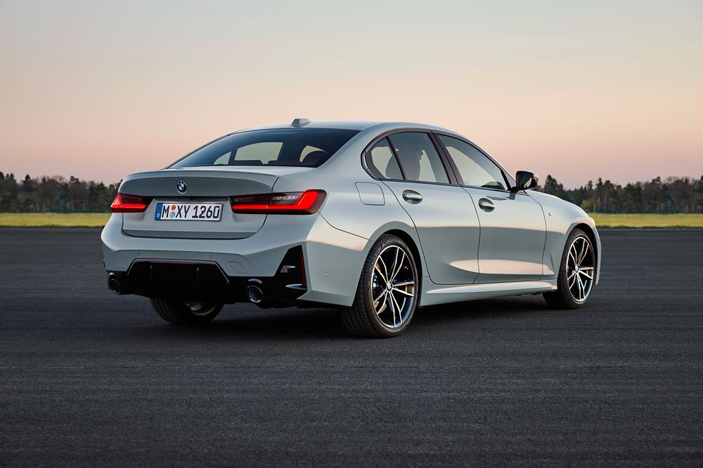 La BMW Série 3 Berline restylée se modernise dans la continuité de ses devancières