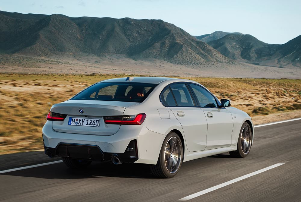 La BMW Série 3 Berline restylée se modernise dans la continuité de ses devancières