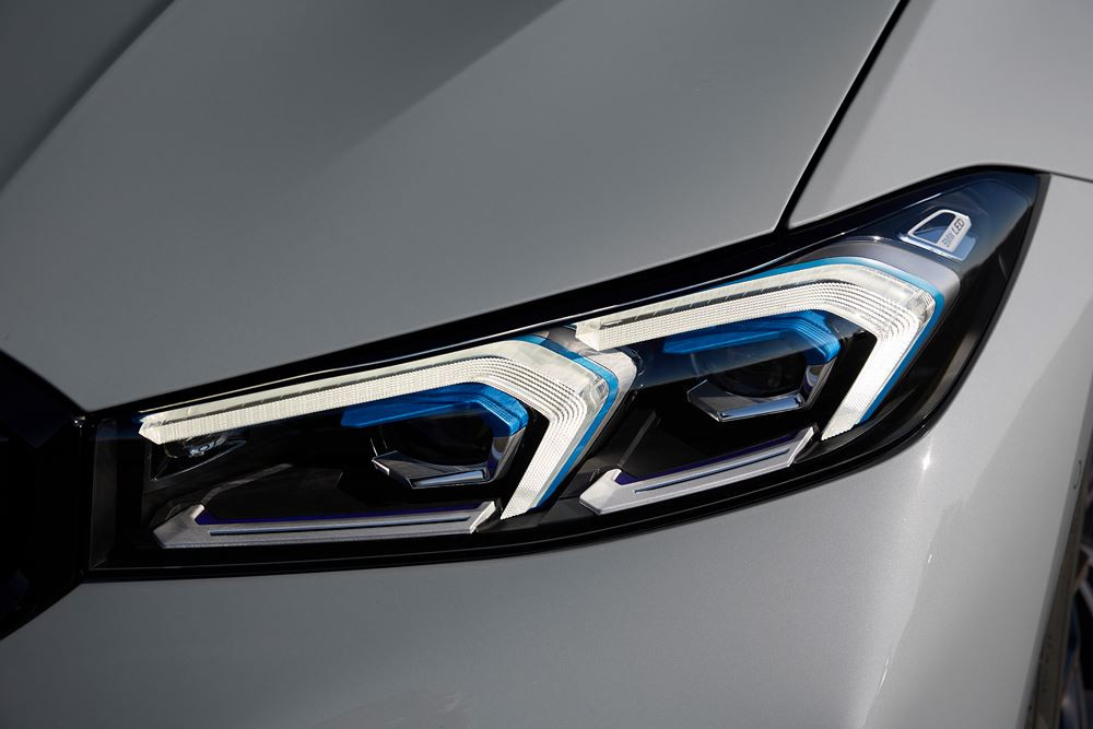 La BMW Série 3 Berline restylée se modernise dans la continuité de ses devancières
