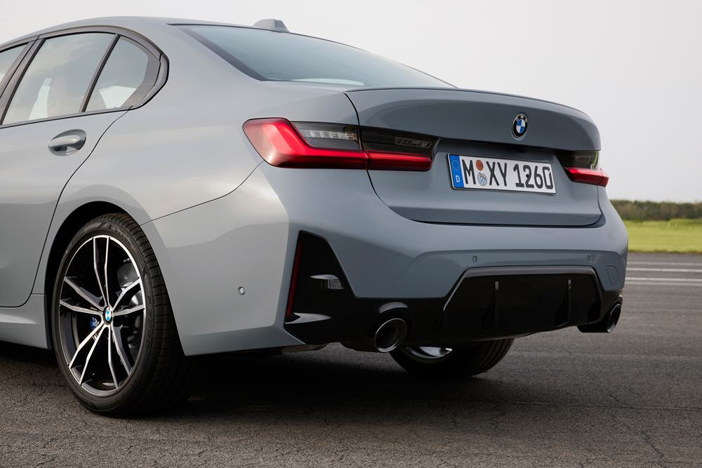 La BMW Série 3 Berline restylée se modernise dans la continuité de ses devancières