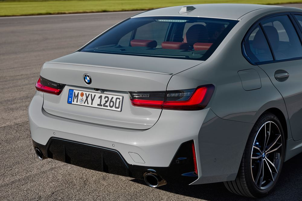 La BMW Série 3 Berline restylée se modernise dans la continuité de ses devancières