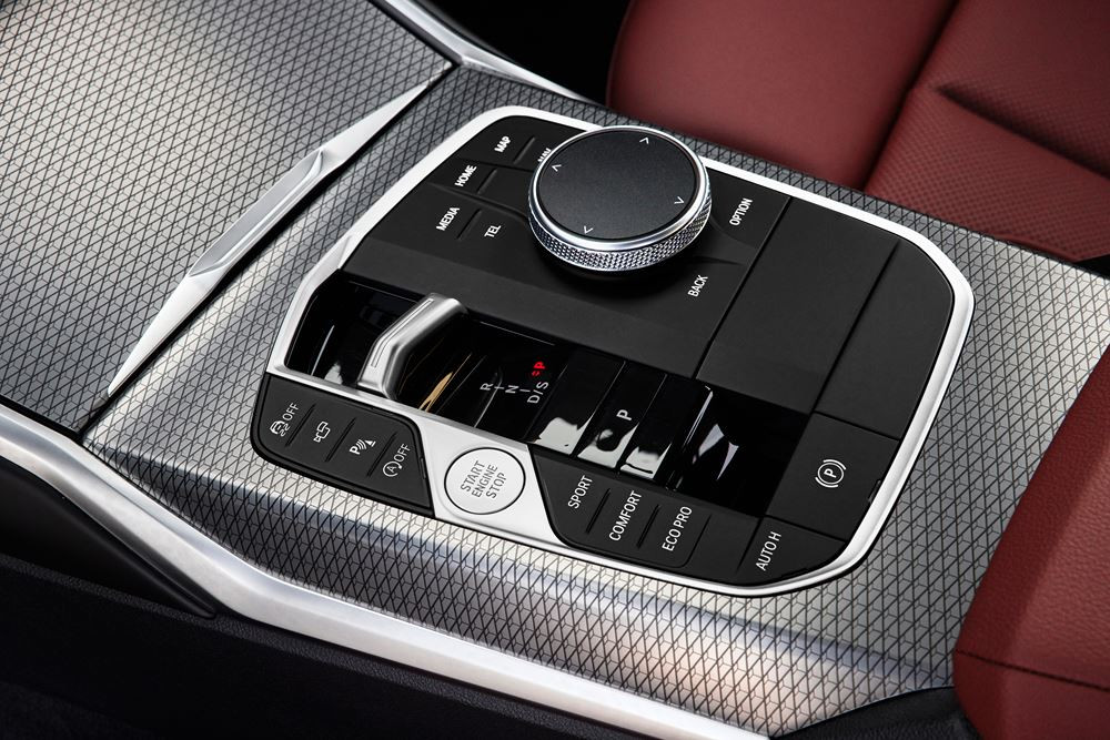 La BMW Série 3 Berline restylée se modernise dans la continuité de ses devancières