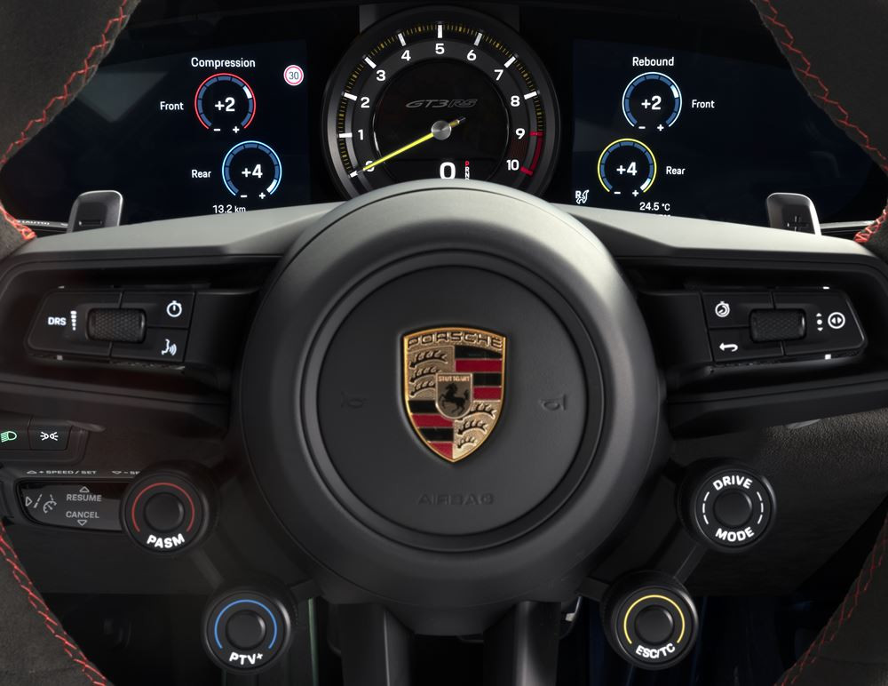 La Porsche 911 GT3 RS hautes performances affiche sa filiation avec son homologue de course