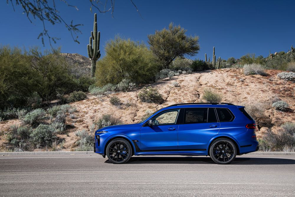 Le SAV de luxe BMW X7 affiche un design avant au caractère affirmé