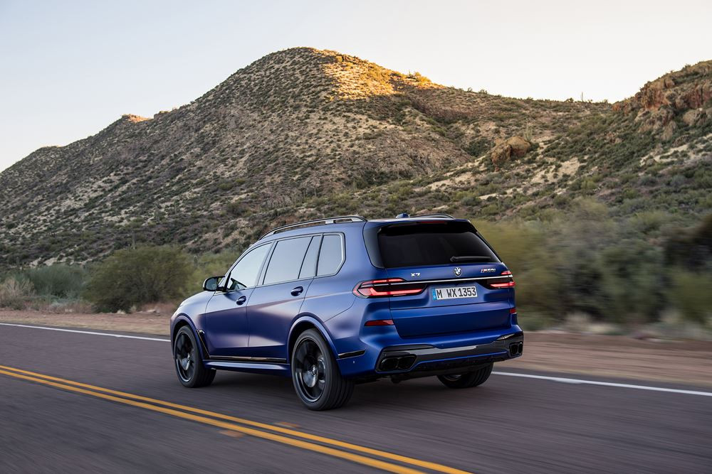 Le SAV de luxe BMW X7 affiche un design avant au caractère affirmé