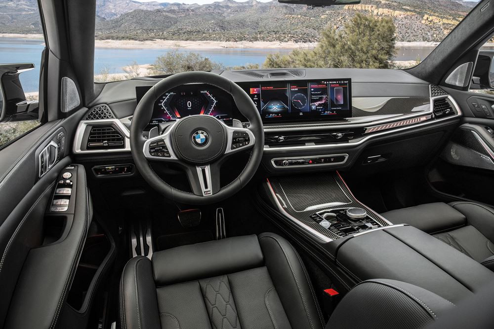 Le SAV de luxe BMW X7 affiche un design avant au caractère affirmé