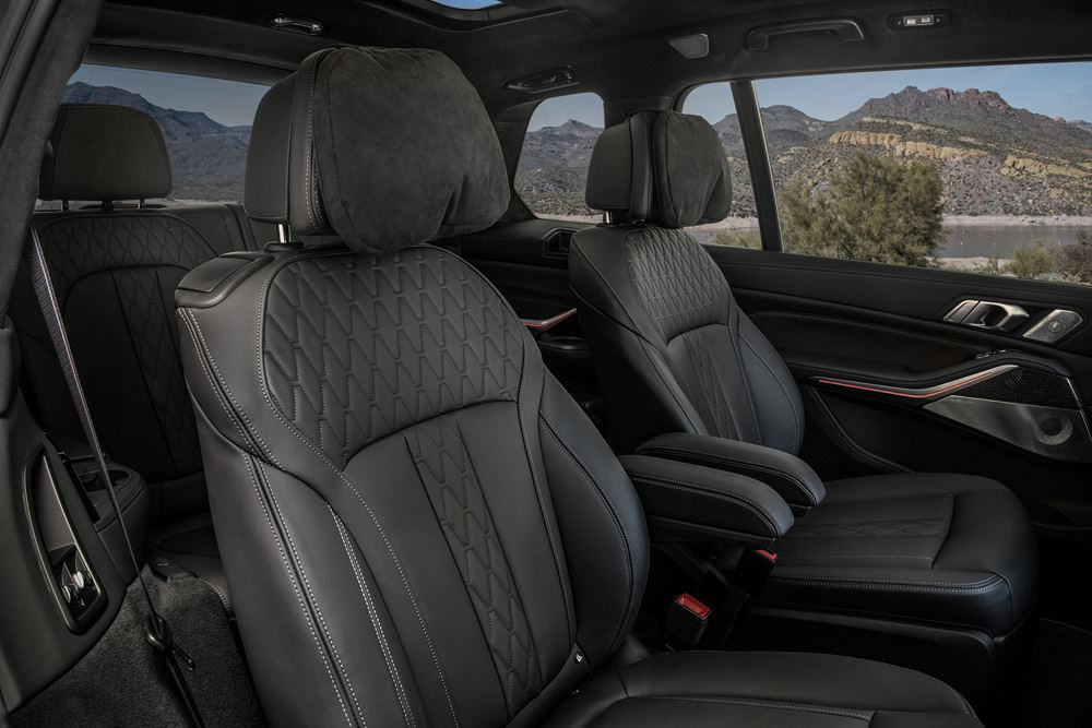 Le SAV de luxe BMW X7 affiche un design avant au caractère affirmé