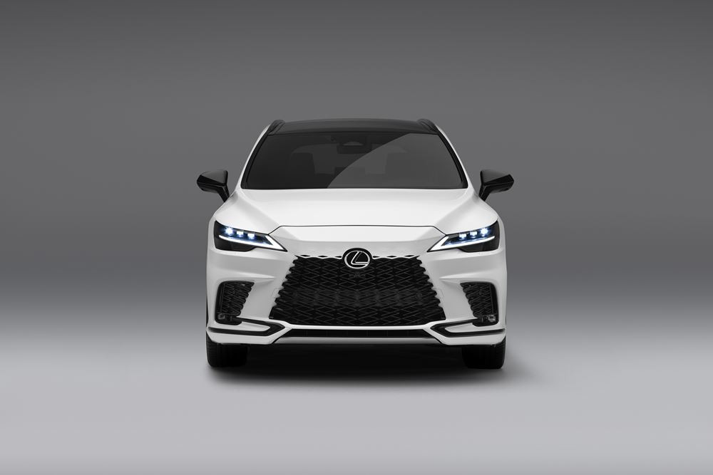 Le grand SUV premium Lexus RX affiche un caractère affirmé