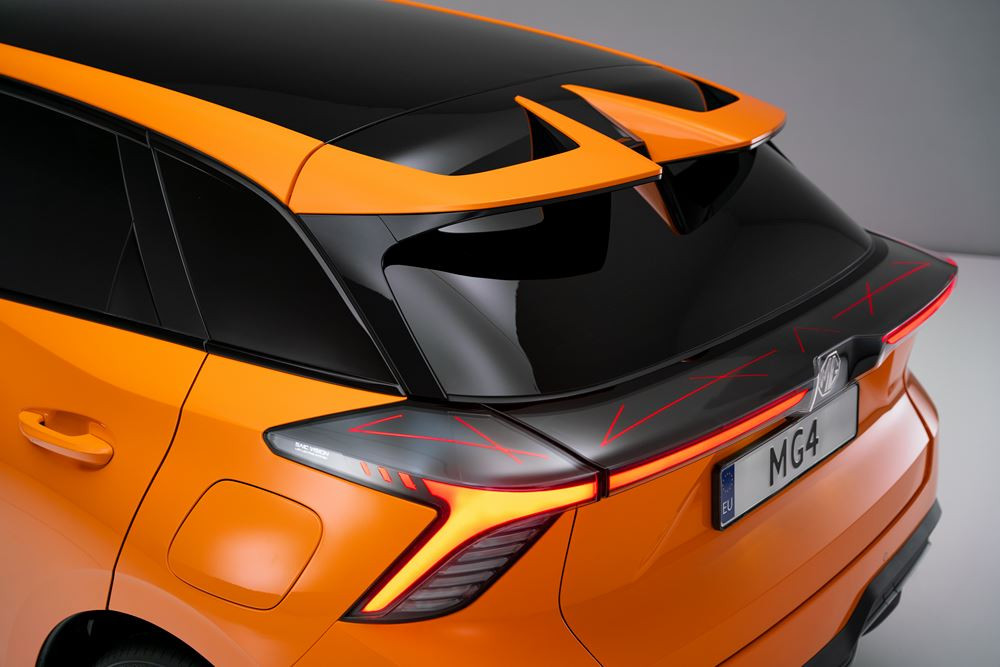 La berline compacte MG4 Electric à batterie de 51 kWh démarre à moins de 30 000 euros