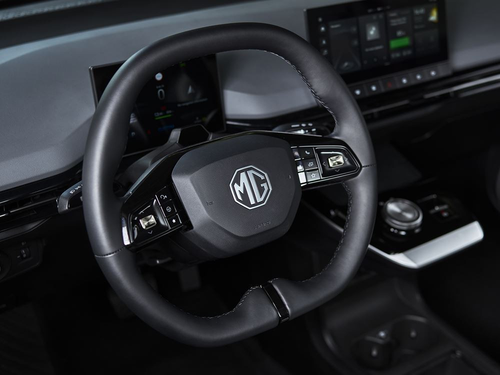 La berline compacte MG4 Electric à batterie de 51 kWh démarre à moins de 30 000 euros