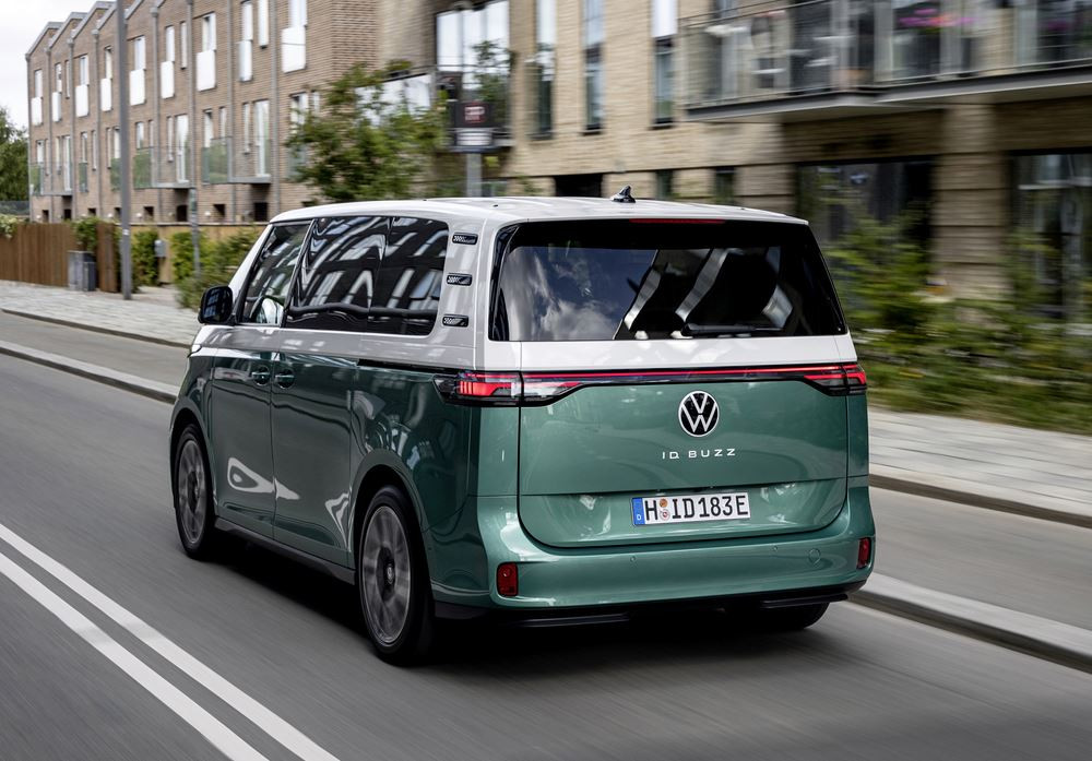 Le Volkswagen ID. Buzz électrique affiche des proportions uniques sans porte à faux avant
