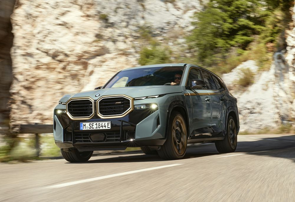 La BMW XM embarque un moteur V8 conjugué à un bloc électrique pour une puissance de 653 ch